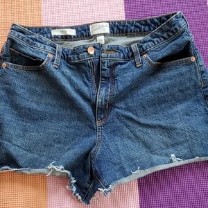 Universal thread denim shorts size 14